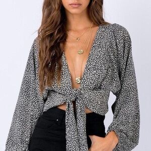 Princess Polly Leopard Print Tie Front V Neck Cropped Shirt Blouse Size 8